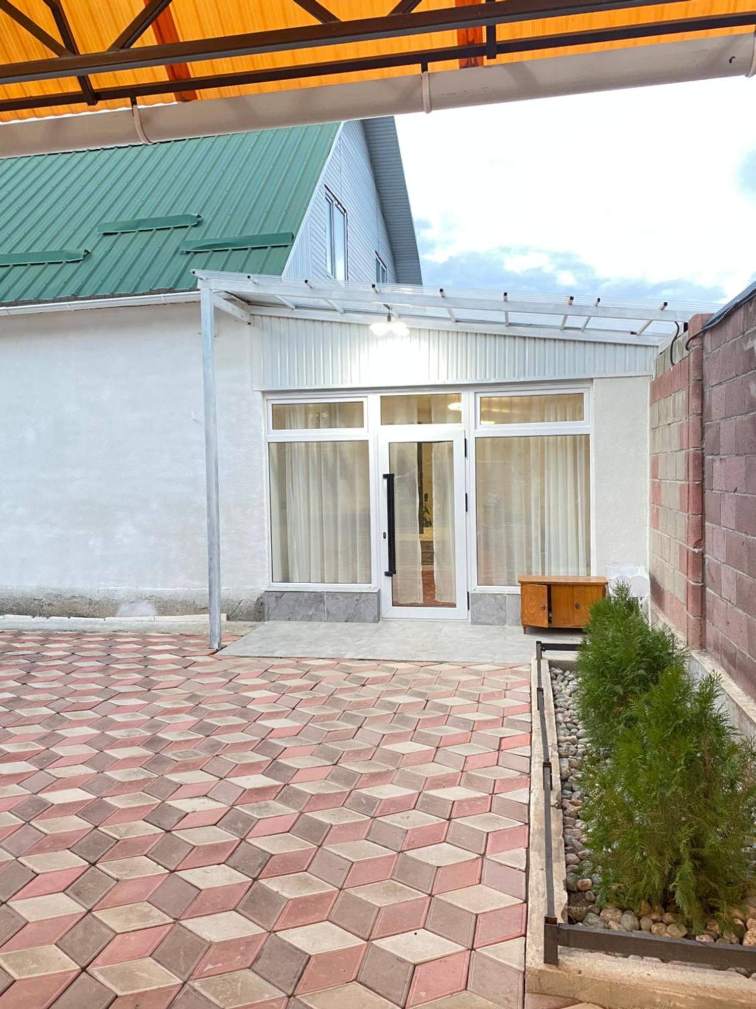 Guest House Glover Karakol Dış mekan fotoğraf